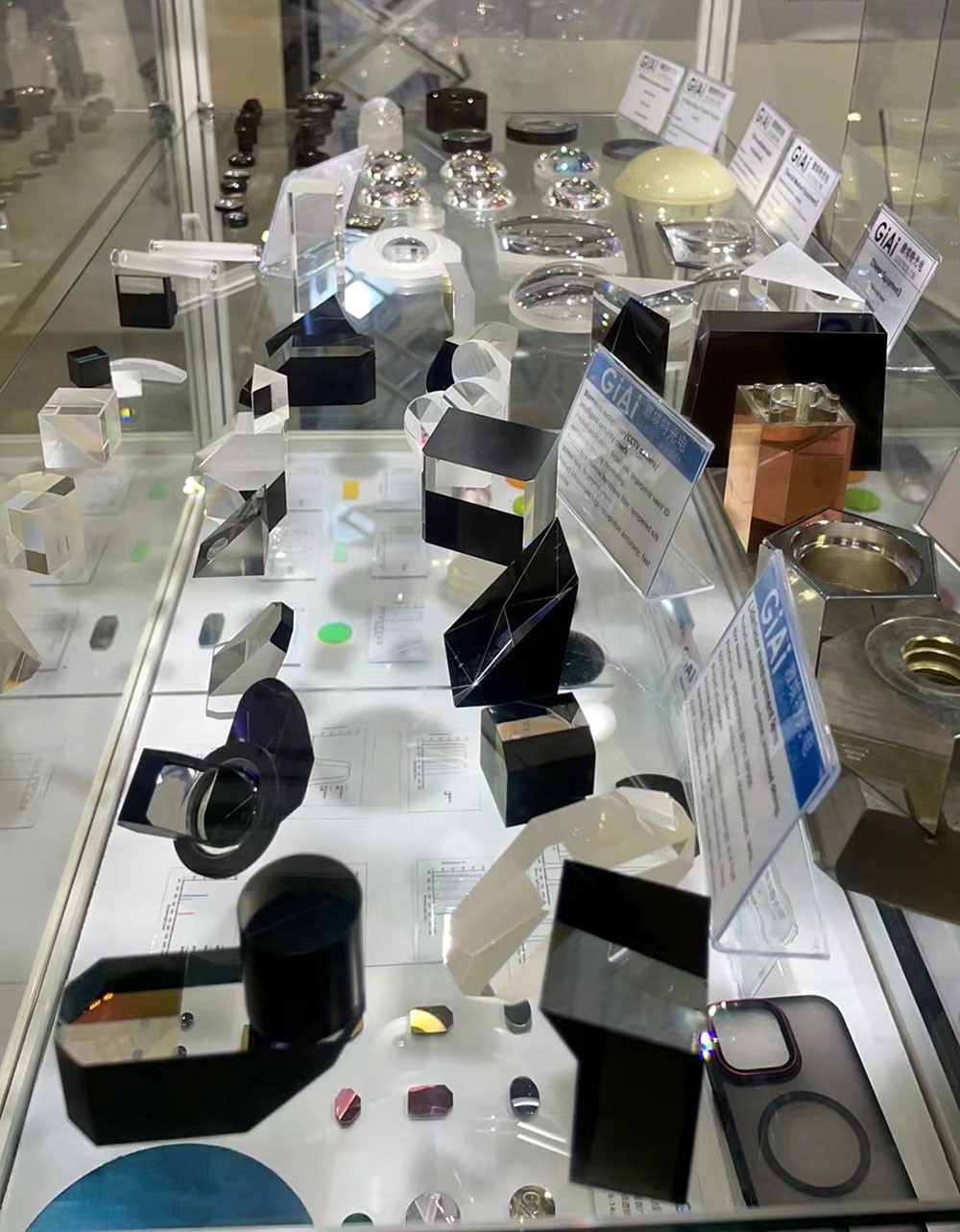 焦点光学棱镜反射镜展品展示