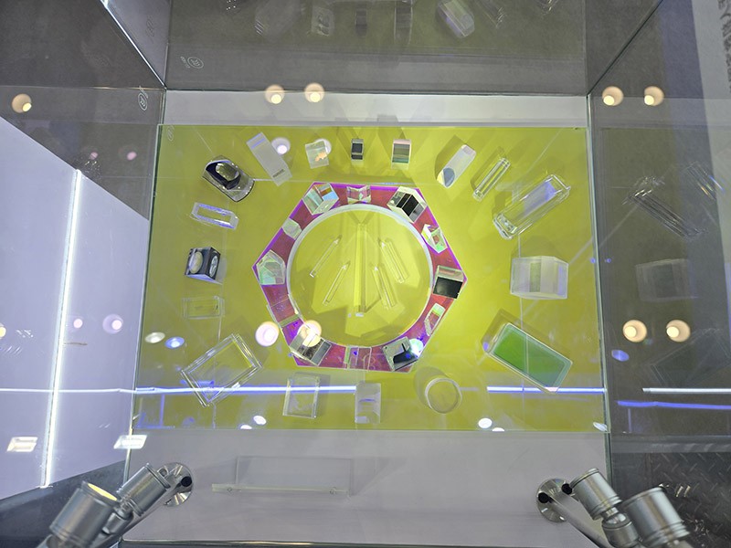 焦点棱镜展品俯视图